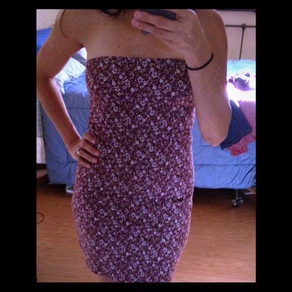 4/$20🛍 Gorgeous floral strapless dress - Picture 8 of 8